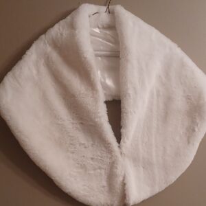 Elegant White Faux Fur Shawl